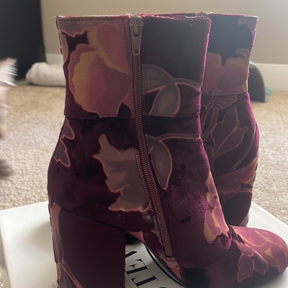 Steve Madden velvet floral bootie - Picture 6 of 10